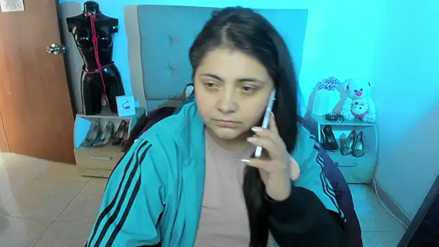 TifanyAmazinng online show from December 15, 12:42 pm