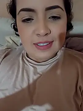 Snapshot of Silkenfeet21 chatting on November 21, 6:01 am Silkenfeet21 online show from November 21, 6:01 am