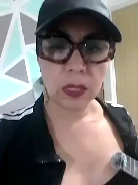Snapshot of SweetCatheryne chatting on July 10, 9:17 pm SweetCatheryne online show from July 10, 9:17 pm