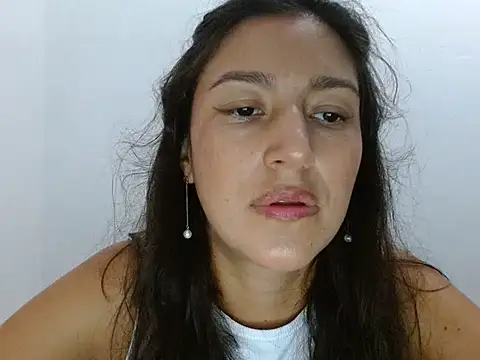 SarahFriendly online show from June 20, 4:32 pm