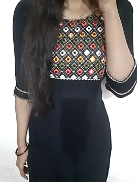 Aarti-kumri online show from February 7, 11:30 pm