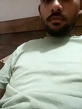 Snapshot of mayur_raaje chatting on June 27, 3:33 am mayur raaje online show from June 27, 3:33 am