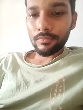 Snapshot of mayur_raaje chatting on July 12, 9:33 am mayur raaje online show from July 12, 9:33 am