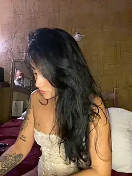 Snapshot of jepetitoiseau chatting on May 9, 12:27 am jepetitoiseau online show from May 9, 12:27 am
