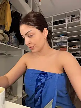 Snapshot of Lexi_Storm chatting on July 26, 6:32 am Lexi Storm online show from July 26, 6:32 am