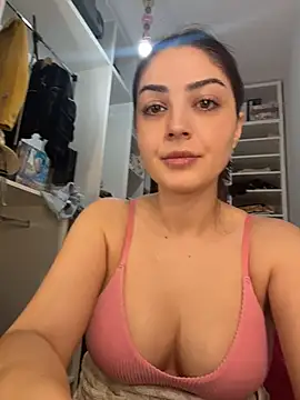 Snapshot of Lexi_Storm chatting on August 6, 6:26 am Lexi Storm online show from August 6, 6:26 am