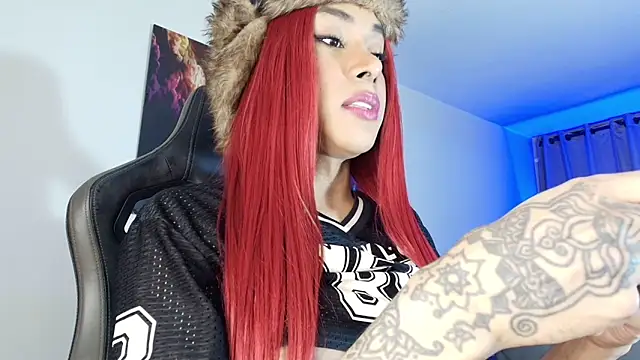 Snapshot of Latin_goddsexxx chatting on June 13, 9:29 am Latin goddsexxx online show from June 13, 9:29 am