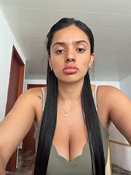 Snapshot of AnaaFaith_ chatting on August 2, 5:33 pm AnaaFaith online show from August 2, 5:33 pm