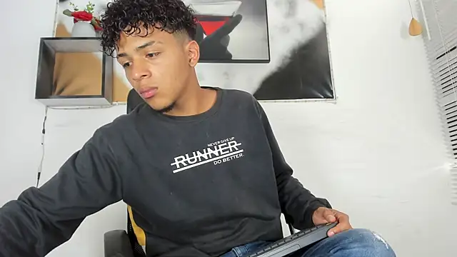 Snapshot of Manuel_Mateus1 chatting on September 14, 9:14 pm Manuel Mateus1 online show from September 14, 9:14 pm