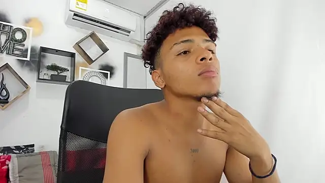 Snapshot of Manuel_Mateus1 chatting on September 15, 11:38 pm Manuel Mateus1 online show from September 15, 11:38 pm