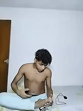 Snapshot of Manuel_Mateus1 chatting on October 27, 2:15 am Manuel Mateus1 online show from October 27, 2:15 am