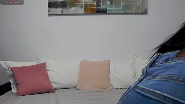 LadyLiia online show from December 10, 11:00 am