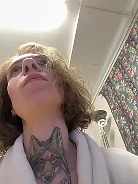 Snapshot of HoneySquirrel chatting on February 10, 12:31 pm HoneySquirrel online show from February 10, 12:31 pm