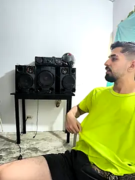 giannis090 online show from October 22, 7:35 pm