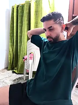 giannis090 online show from February 26, 3:38 am