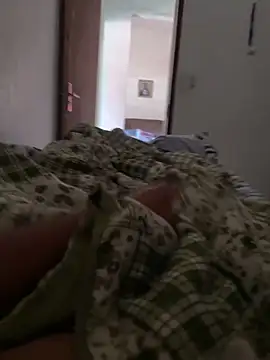 Kaua11225 online show from October 27, 1:15 pm