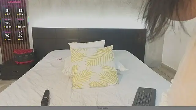 Snapshot of emmi_collinss chatting on June 30, 7:48 pm emmi collinss online show from June 30, 7:48 pm