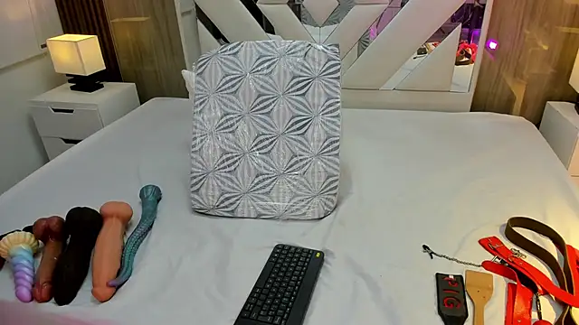 VanessaHard as online show from June 4, 7:42 pm