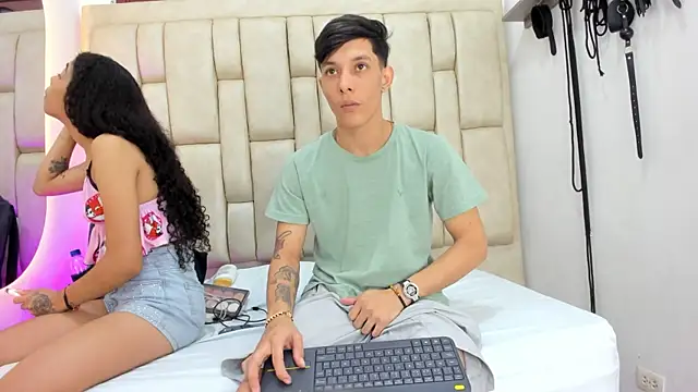 Snapshot of ZafiroAndFlynn chatting on June 2, 2:46 am ZafiroAndFlynn online show from June 2, 2:46 am