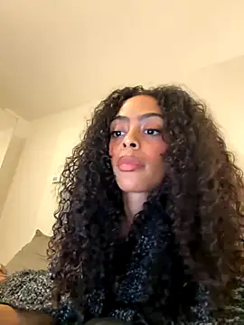Snapshot of yasmingarcia chatting on November 3, 12:28 pm yasmingarcia online show from November 3, 12:28 pm