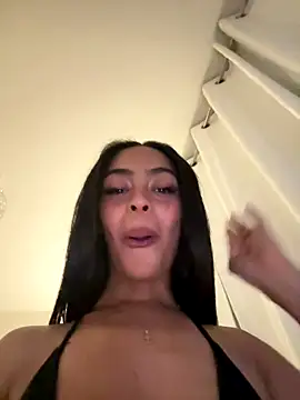 Snapshot of yasmingarcia chatting on November 19, 11:49 pm yasmingarcia online show from November 19, 11:49 pm