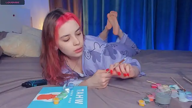 Snapshot of VedaSchulz chatting on December 5, 6:48 pm VedaSchulz online show from December 5, 6:48 pm