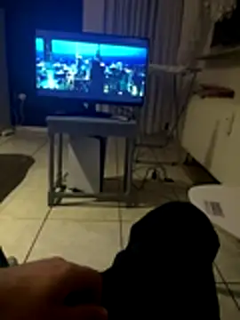 Snapshot of geilheit12 chatting on December 16, 8:25 pm geilheit12 online show from December 16, 8:25 pm