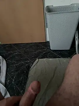 Snapshot of geilheit12 chatting on February 4, 4:13 pm geilheit12 online show from February 4, 4:13 pm