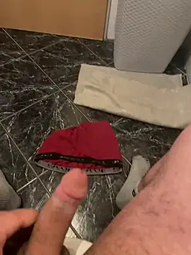 Snapshot of geilheit12 chatting on February 13, 4:36 pm geilheit12 online show from February 13, 4:36 pm