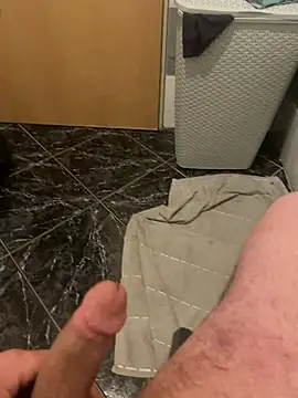 Snapshot of geilheit12 chatting on February 21, 2:12 am geilheit12 online show from February 21, 2:12 am