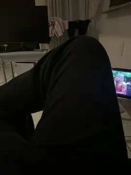 Snapshot of geilheit12 chatting on March 5, 7:32 pm geilheit12 online show from March 5, 7:32 pm