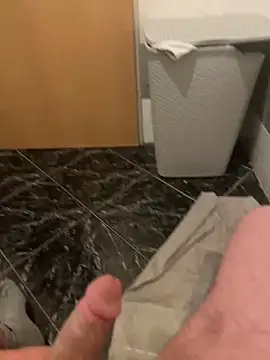 Snapshot of geilheit12 chatting on March 29, 8:20 pm geilheit12 online show from March 29, 8:20 pm