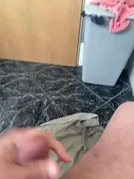 Snapshot of geilheit12 chatting on April 1, 7:20 am geilheit12 online show from April 1, 7:20 am