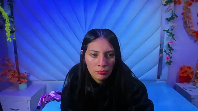  Luna Bennett online show from November 8, 11:43 am