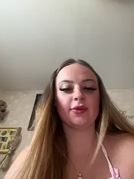 Snapshot of SexySashaxox chatting on May 24, 11:04 am SexySashaxox online show from May 24, 11:04 am