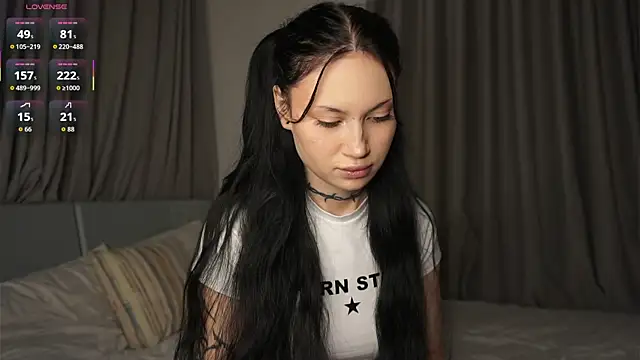 Alice 1n Wonderland  online show from October 18, 2:51 pm