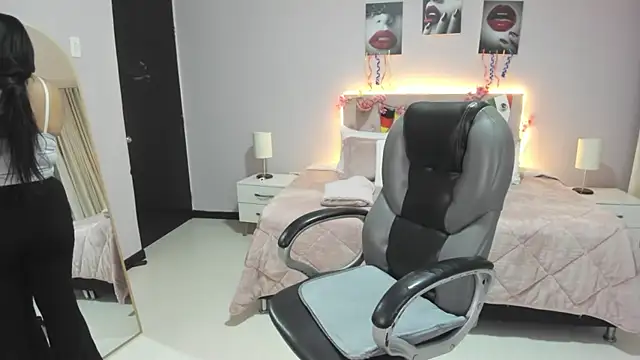 Snapshot of Miss_Cataleya__ chatting on July 20, 12:29 pm Miss Cataleya online show from July 20, 12:29 pm