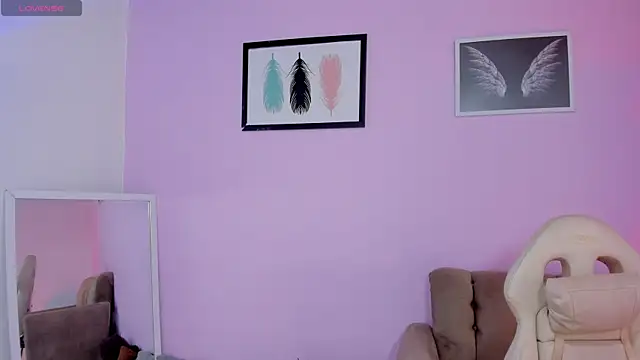 fressittalove01 online show from February 17, 2:24 pm