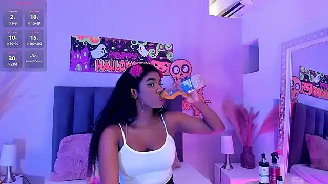 KendraChavez  online show from October 23, 10:52 pm