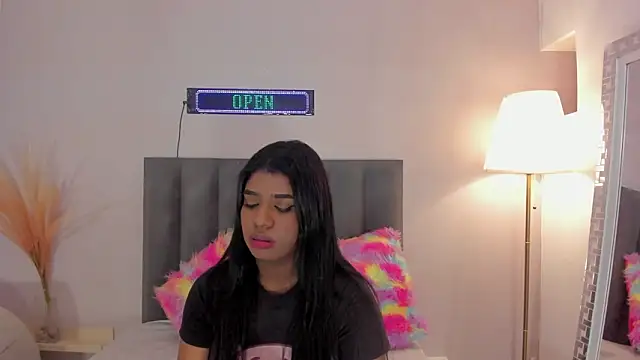 KendraChavez  online show from February 2, 9:02 pm