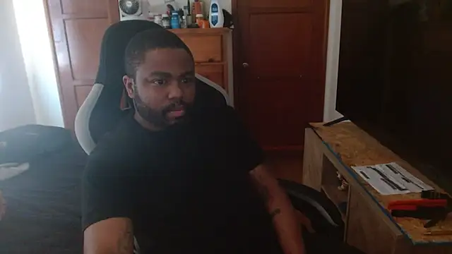 Breadwinnah online show from April 6, 7:37 pm