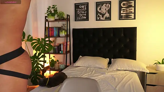 ErosWild  online show from September 10, 8:20 pm