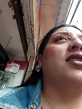 megan fox5 online show from December 1, 4:12 pm