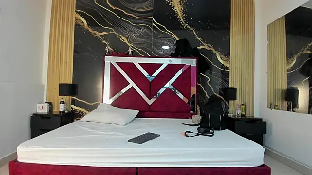 VioletRose as online show from November 15, 7:54 pm