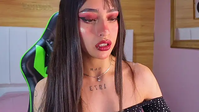 Snapshot of Abril_Velvet_a_ chatting on January 14, 12:33 pm Abril Velvet a online show from January 14, 12:33 pm
