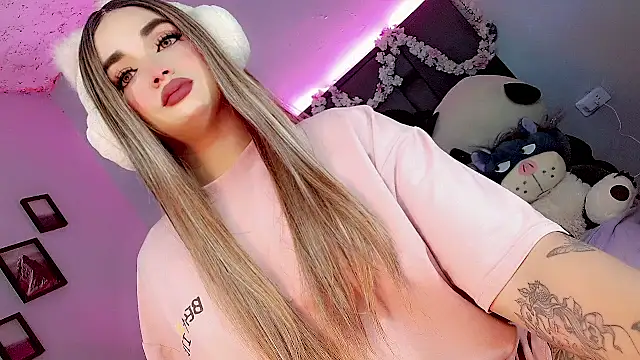 Snapshot of kattie_Sweet_ chatting on October 18, 1:08 am kattie Sweet  online show from October 18, 1:08 am