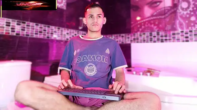 Snapshot of alessandro_musk chatting on January 9, 2:03 am alessandro musk online show from January 9, 2:03 am