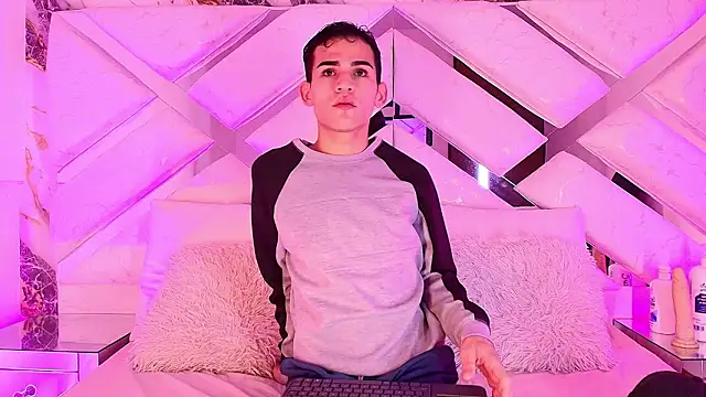 Snapshot of alessandro_musk chatting on March 11, 10:49 pm alessandro musk online show from March 11, 10:49 pm