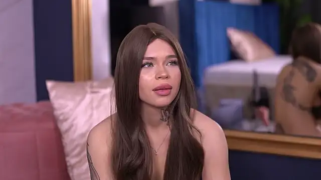 Snapshot of NickyBenz chatting on March 8, 2:04 am NickyBenz online show from March 8, 2:04 am