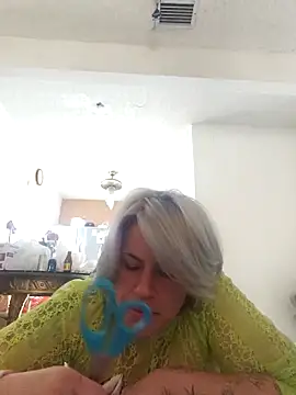 Snapshot of toomuchofafreak chatting on October 24, 1:29 pm toomuchofafreak online show from October 24, 1:29 pm